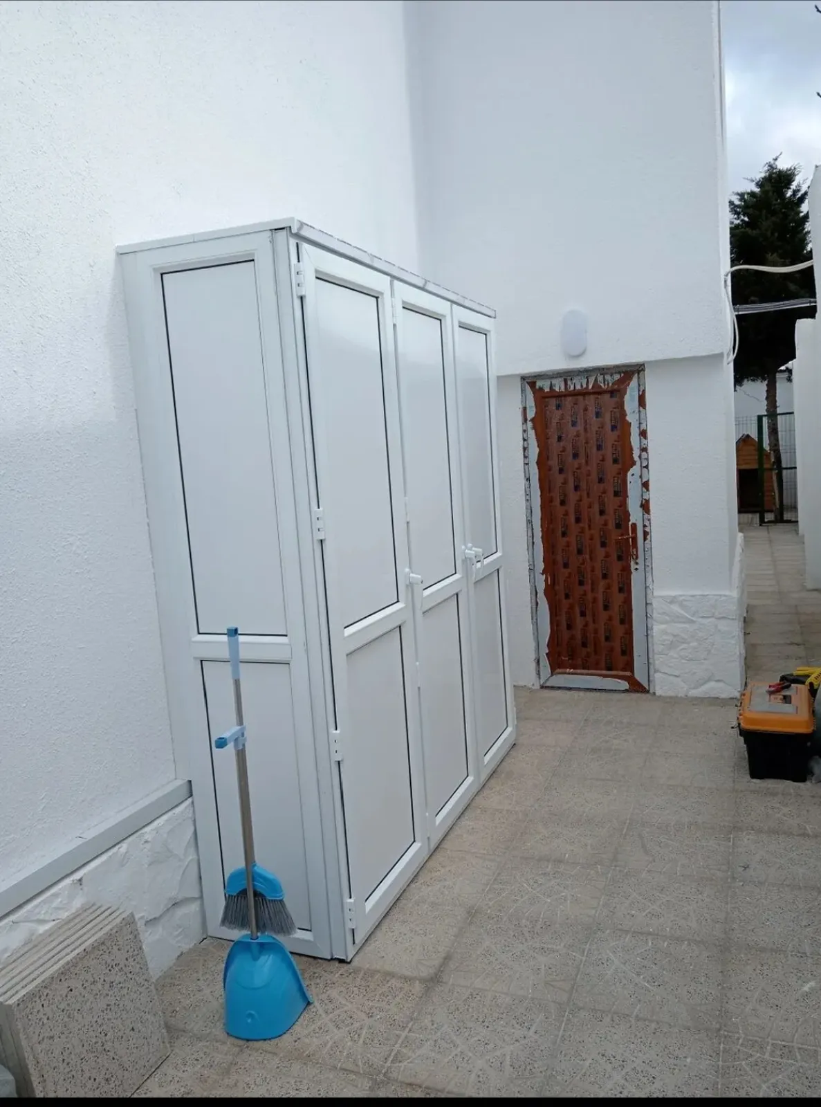 ordering plastic cabinets - Tenderyard